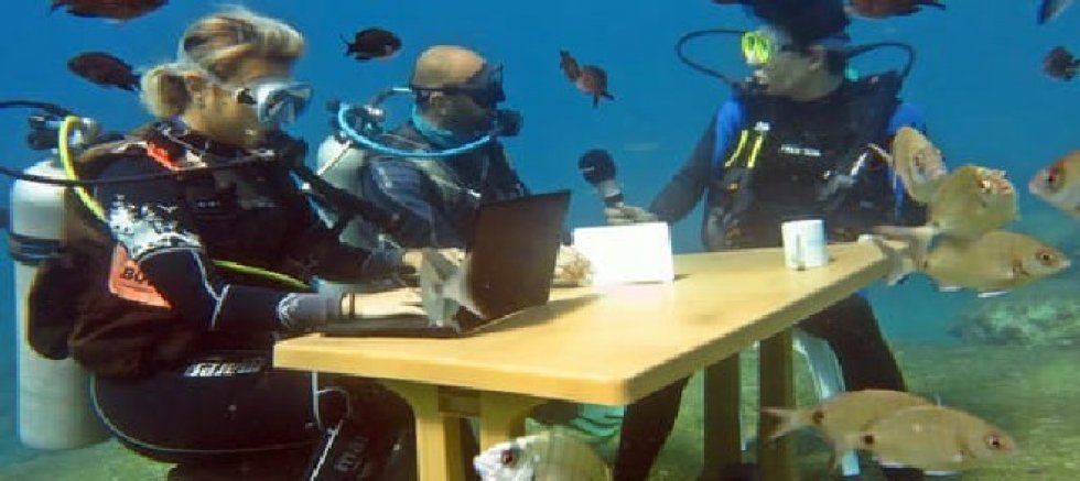 Dalgıçlar turizm haftası toplantısını su altında gerçekleştirdi