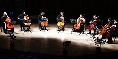8 viyolonselden klasikten  tangoya müzik ziyafeti