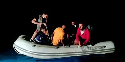 Balık avlarken açık denize sürüklenen bottakiler kurtarıldı