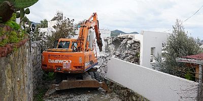 Bodrum Belediyesi “Kaçak yapıları yıkmayı sürdürüyoruz”