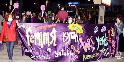Bodrum’da çok renkli feminist gece yürüyüşü