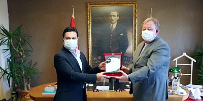 Rusya'nın Antalya Başkonsolosu Ahmet Aras'ı makamında ziyaret etti