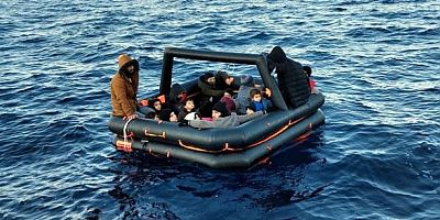 Yunan sahil güvenliğin döverek bota bindirip iteklediği göçmen yaşamını yitirdi