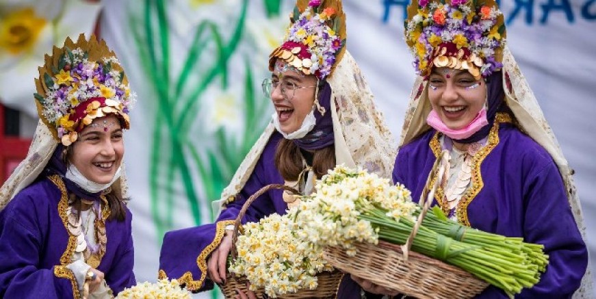 4. Karaburun Nergis Festivali renkli başladı