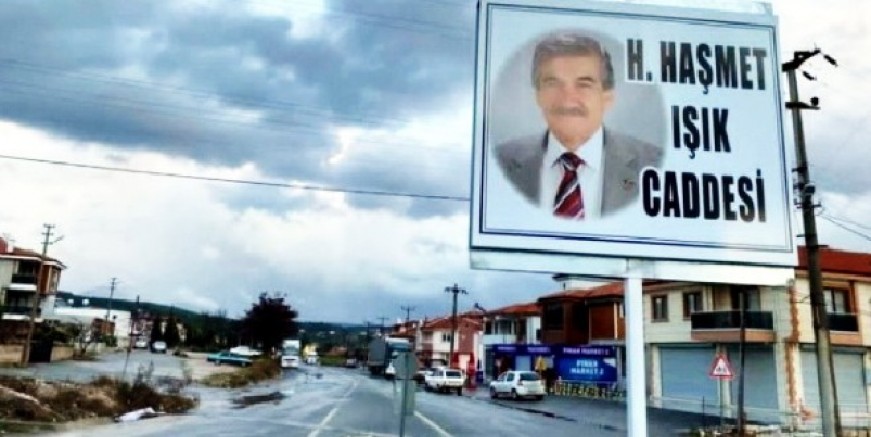 AK Partili belediye CHP’li Belediye Başkanı’nın adını caddeye verdi