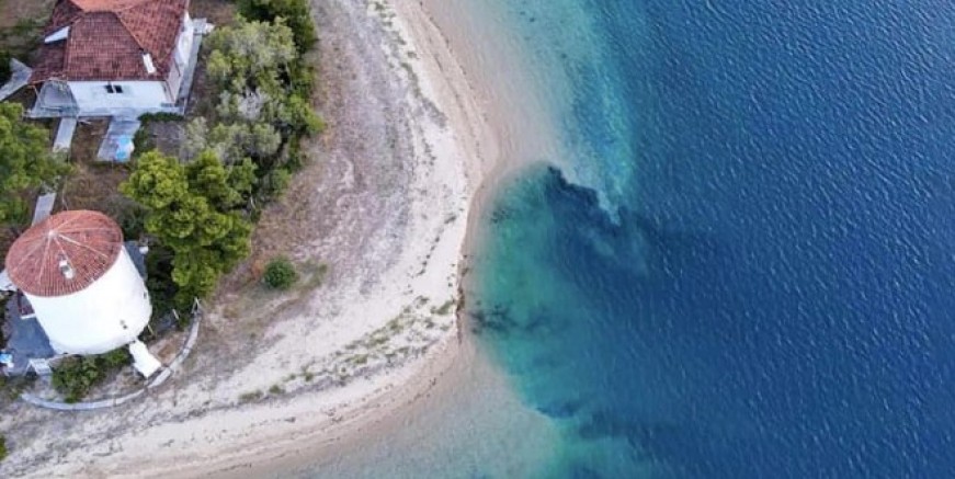 Depremden sonra plaj çöktü, Yunanistan’da deprem sahilin yapısını değiştirdi.