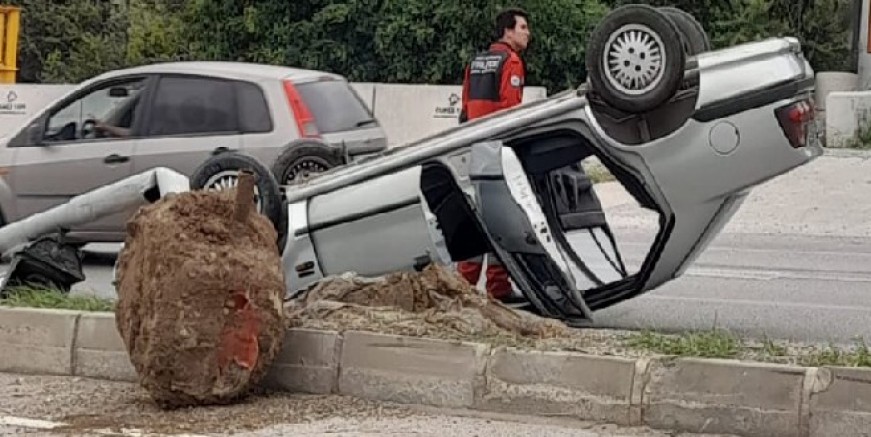 Dereköy kavşağında takla atan otomobilin sürücüsü yaralandı