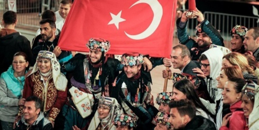 Dünya Dans Yarışmasında Türk Halkoyunları Ekibinden Büyük Başarı