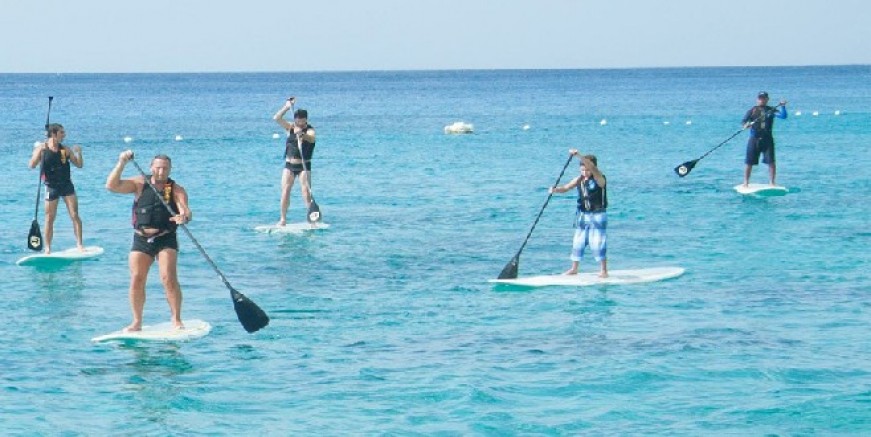 Kürek sörfü yaparken kaybolan 9 turistten biri ölü bulundu