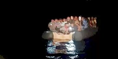 5 metrelik lastik bota 35 göçmeni doldurup ölüme iteklediler