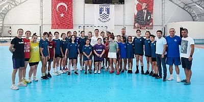 Ahmet Aras Yalıkavaklı sporcularla bir araya geldi