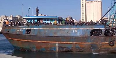 Akdeniz’de 500 göçmenin bulunduğu tekneden acil yardım talebi yapıldı