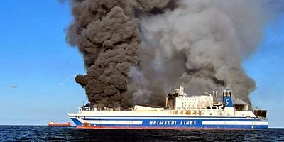 Alev alev yanan gemide 12 kişi kayıp, birisi Türk vatandaşı