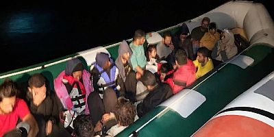 Bodrum açıklarında sürüklenen 19 göçmen kurtarıldı
