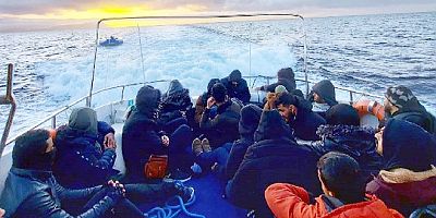 Bodrum açıklarındaki botta 23 göçmen yakalandı