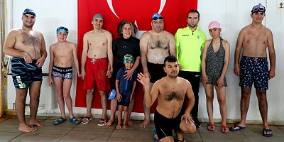 Bodrum'da çok özel eğitim. Yüzme şampiyonasına hazırlanıyorlar