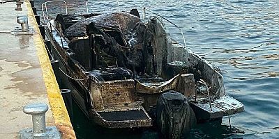 D Marin Marina’da çıkan yangında sürat teknesi kül oldu