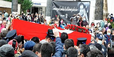 Fatma Girik Bodrum’da son yolculuğuna  binlerce kişinin alkışlarıyla uğurlandı