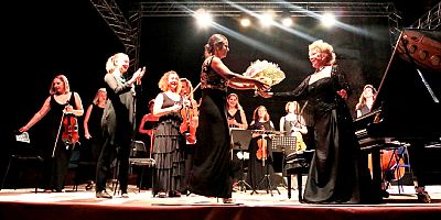 Gümüşlük Festivali Gülsin Onay & Ancyra Ensemble konseri ile başladı