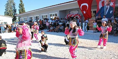 Hayırseverin yaptırdığı İzzet Özcan İlkokul ve Ortaokulu törenle açıldı