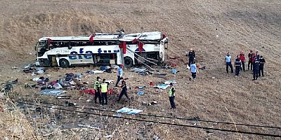 İzmir seferini yapan otobüs uçuruma devrildi: 15 ölü 17 yaralı