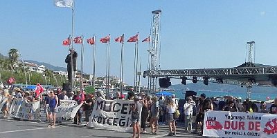Marmaris’teki yasaklı inşaat için eyleme polis engeli