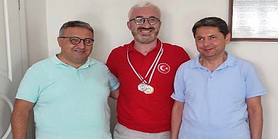 Muğlalı görme engelli yüzücü Türkiye Yüzme Şampiyonasından iki madalya ile döndü