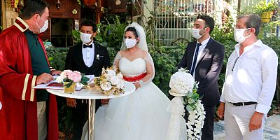 Nikah törenlerinde yeni pandemi tedbirleri uygulaması başladı