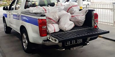 Otobüs terminalinde 696 kilo kaçak et yakalandı