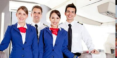 Sebebi şaşırttı: Uçuş görevlileri neden yolcuları selamlıyor?
