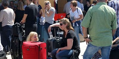Tatil yapan İsrailli turistler korkudan ülkelerine dönemedi