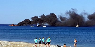 Tur teknesi alev alev yandı, 82 turist ölümden döndü