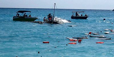 Tur teknesi battı, 3 kişi hastaneye kaldırıldı, kurtarma çalışmaları devam ediyor