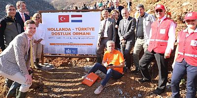 Türkiye Hollanda işbirliği ile topraklar fidanla buluştu
