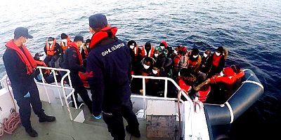 Yunan sahil güvenliği botun motorunu alıp göçmenleri kaderine terk etti