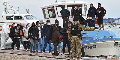 Yunanistan 2 Bin FETÖ’cü teröriste  siyasi sığınma hakkı verdi