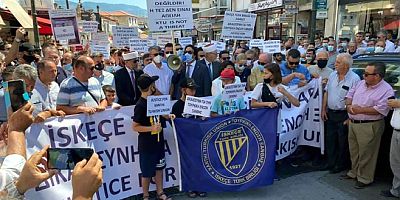 Yunanistan'daki  Türkler ayrımcılığa karşı yürüdü