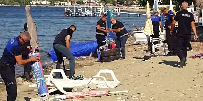 Zabıta ekipleri sahilleri işgal eden şezlongları topladı