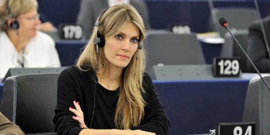 Yunanistan Avrupa Parlamentosu üyesi Eva Kaili Belçika’da tutuklandı