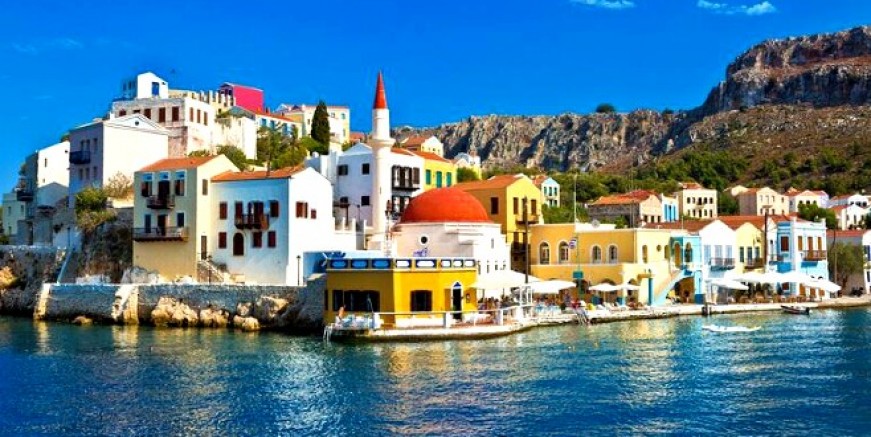 Yunanistan Ege'de adalarında gayrimenkul vergilerini kaldırdı
