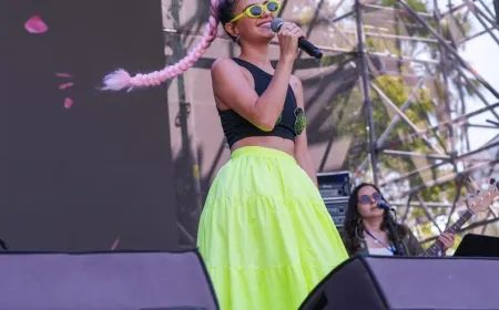 Ortaca Zeytinli Rock Festivali’de binlerce kişi müzikle coştu