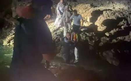 Kara Ada'da mahsur kalan  5 düzensiz göçmen kurtarıldı