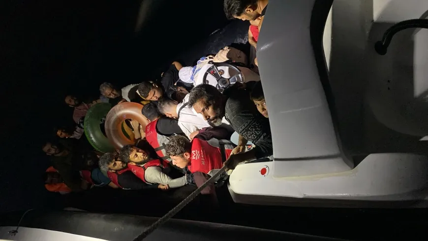 Ege Denizi'nde 2'si Çocuk 12 Göçmen Kurtarıldı