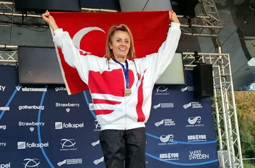 Karadağ Dünya Şampiyonası’nda altına uçtu, İstiklal Marşı’mızı okuttu