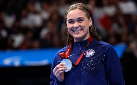 Yüzmede tarih yazdı.Köpekbalığı saldırısından 16 ay sonra gümüş madalya kazandı