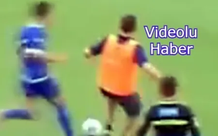 Antrenör kontra atağı önlemek için sahaya girdi, çelme taktı, ortalık karıştı