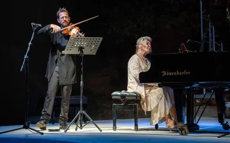 Gümüşlük Müzik Festivali sanatçı anne -oğulun konseri ile sona erdi