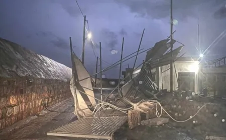 Günlerdir bekleniyordu, Athena fırtınası turistik adayı vurdu