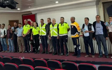 “Okul yolunda herşey yolunda”…Okul Servis Şoförlerine Güvenli Taşıma Eğitimi Verildi