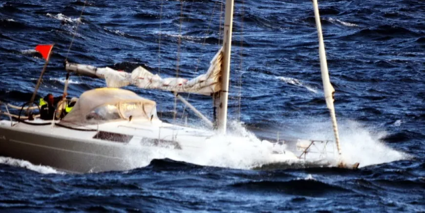 Ege’de fırtına kabusu…Bodrum açıklarında yelkenli tekne battı, 8 turisti kurtarma operasyonu başlatıldı